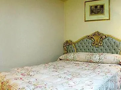 Crown Insadong Hotel Seoul